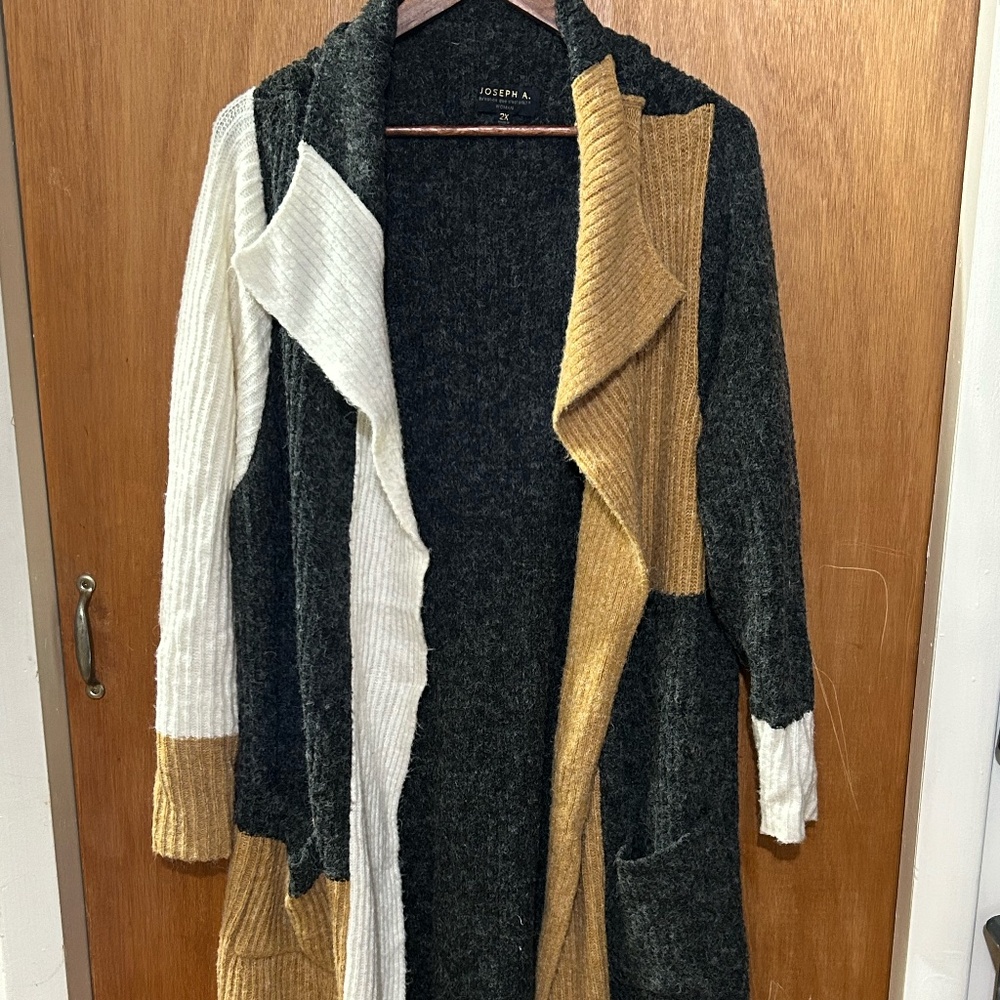 Plus Size Color Block Sweater